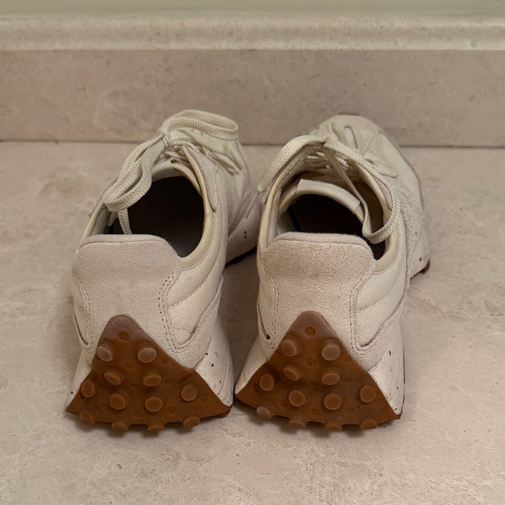 New Balance Cream and Gum Retro Running Sneakers - Picture 2 of 4